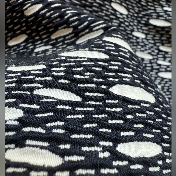 ZARA BASIC Black & White Abstract Print Slim Ankle Pants - Size M / US 6 - Picture 13 of 16